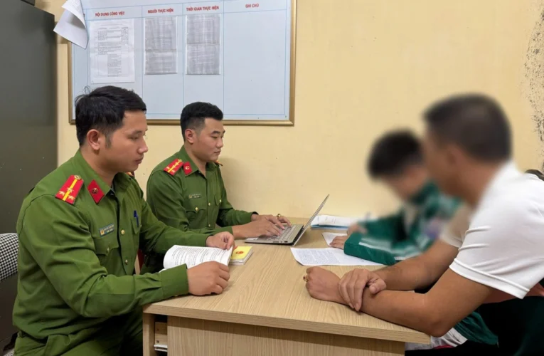 Nam sinh lớp 8 đẩy bạn xuống hồ chưa đủ 14 tuổi, xử sao?