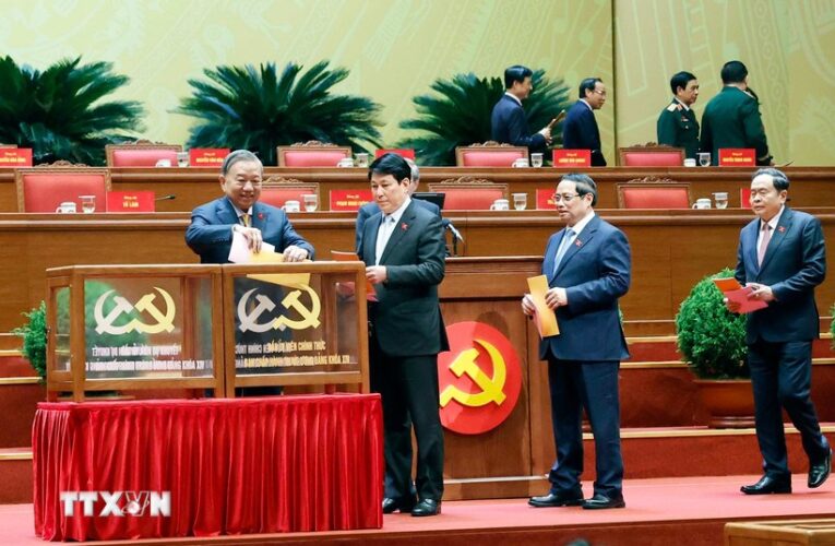 Công bố danh sách Ban Chấp hành Trung ương Đảng khóa XIV