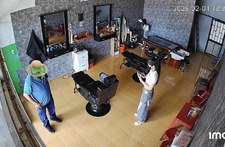[VIDEO] Cắt tóc gội đầu hết 100k nhưng anh zai trả tận 10tr