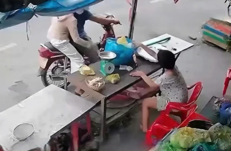 [VIDEO] Cặp đôi g-iật điện thoại người khuyết tật ở Tây Ninh lãnh 9 năm t-ù.